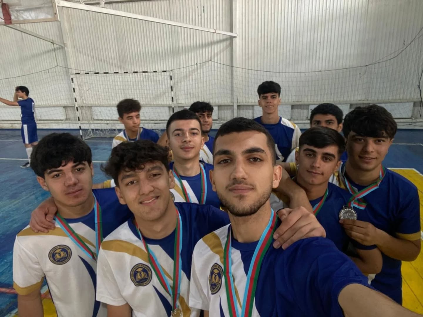 Mingəçevir Turizm Kollecinin tələbələri “8 Noyabr – Zəfər Günü”nə həsr olunmuş minifutbol üzrə oğlanlar arasında yarışında iştirak ediblər