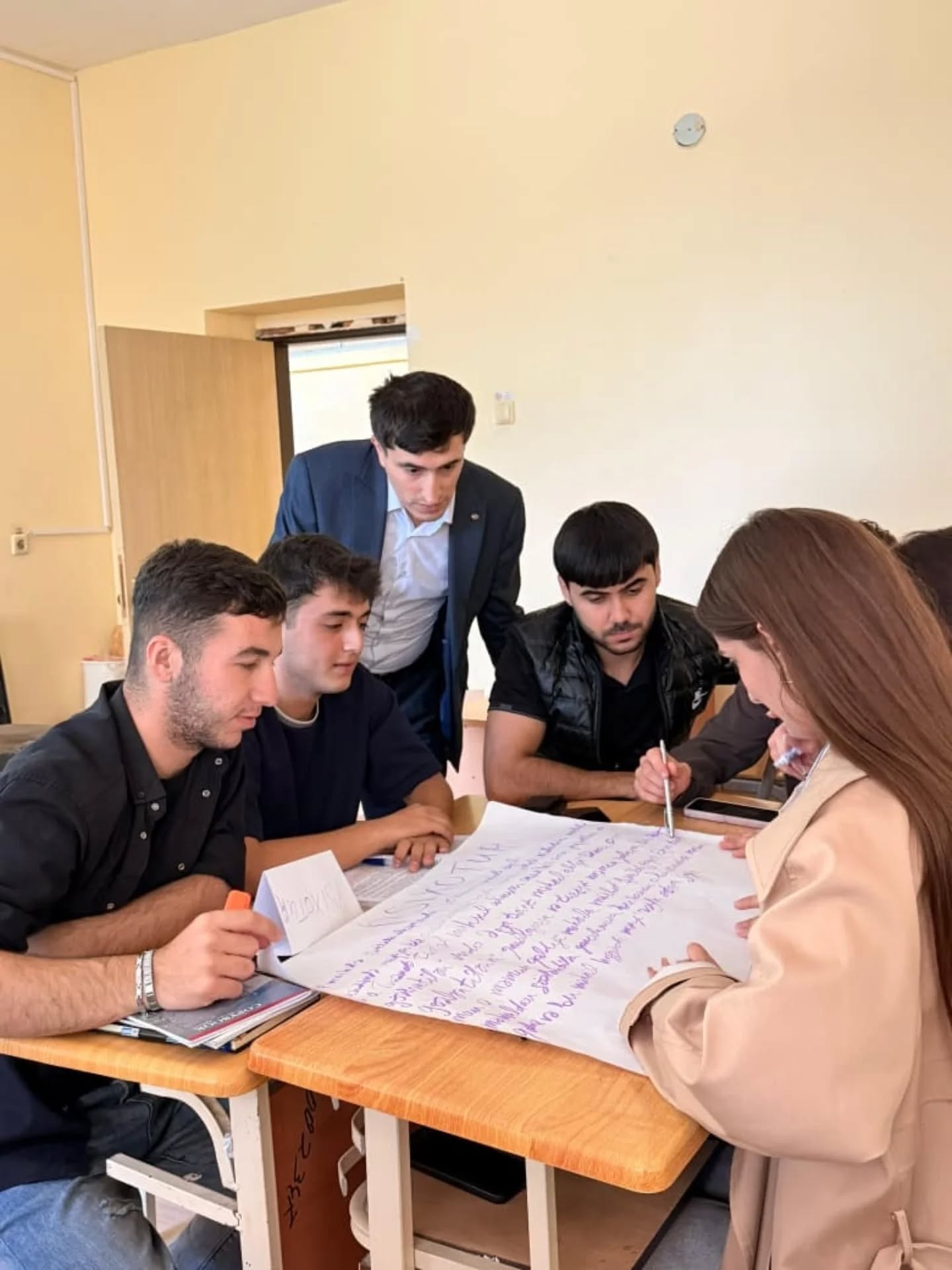 Mingəçevir Turizm Kollecində “Turizm” fənn birləşmə komissiyasının müəllimi Samir Zamanov TB-8 qrupunda açıq dərs həyata keçirib