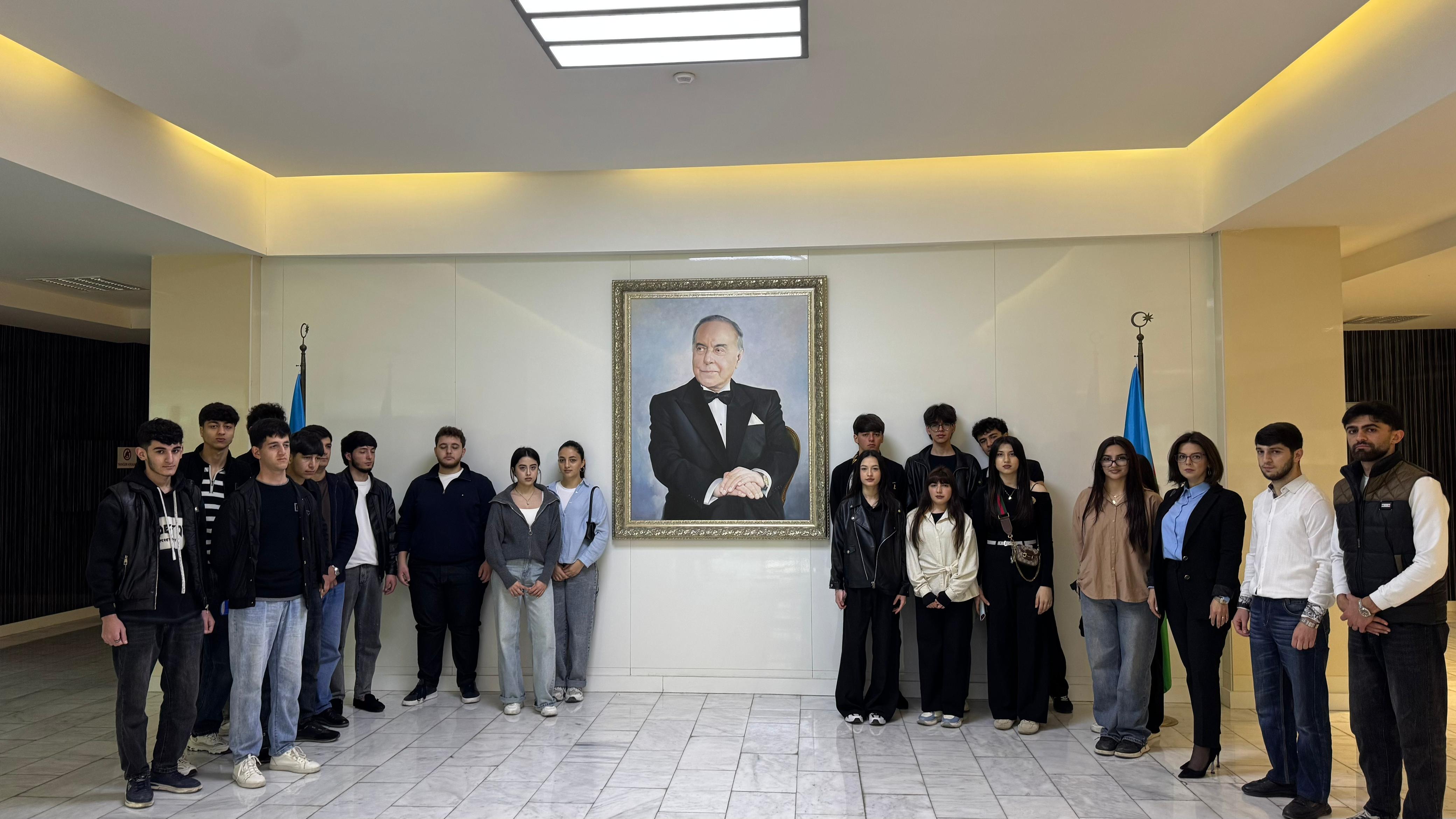 Mingəçevir Turizm Kollecinin tələbələri “Şəhərsalma və Memarlıq İli” Tədbirlər Planı çərçivəsində Mingəçevir Şəhər Tarix Muzeyi və Heydər Əliyev Mərkəzinə ekskursiya ediblər