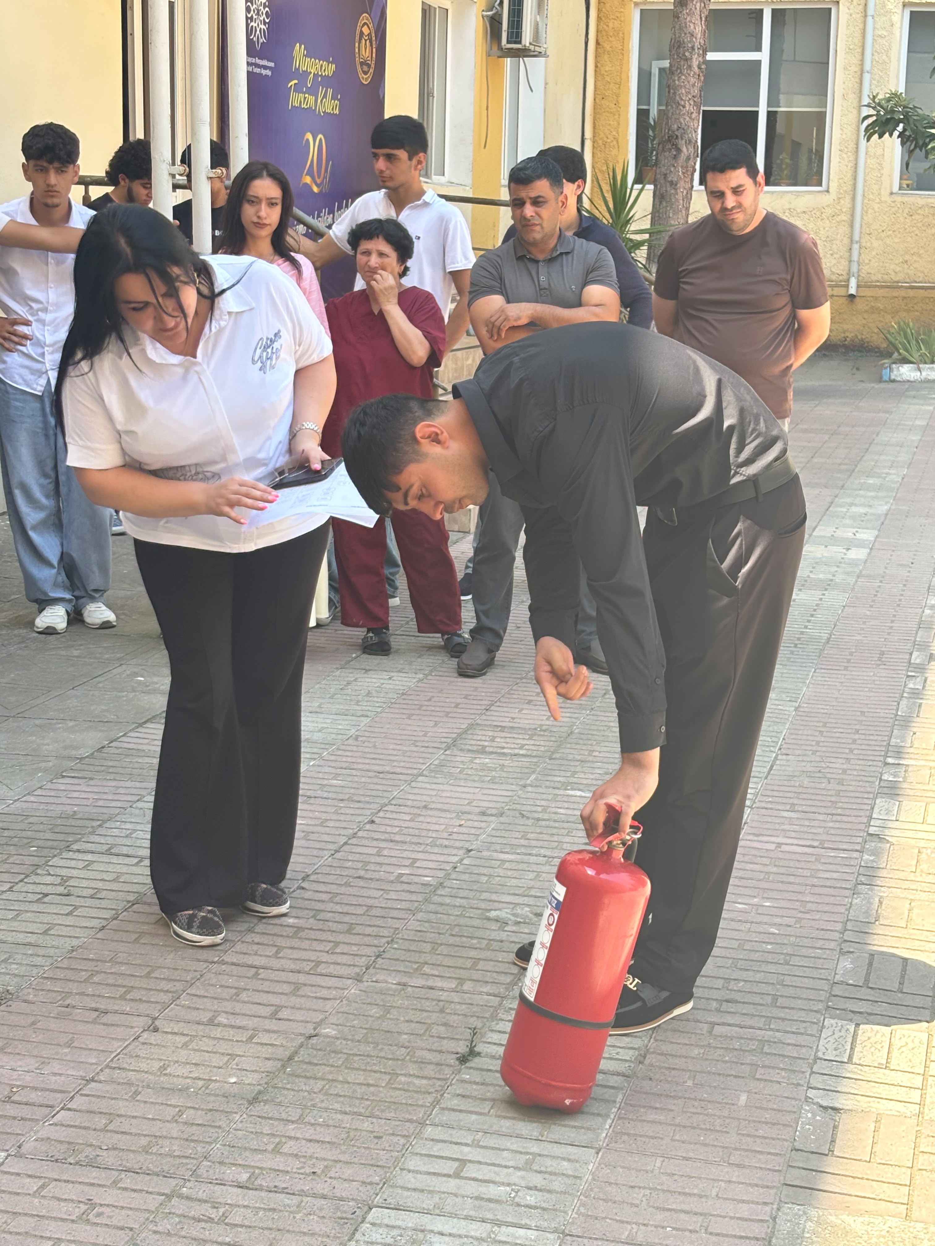 Mingəçevir Turizm Kollecində yanğın təhlükəsizliyi ilə bağlı təlim keçirilib